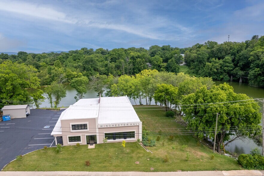 More Photos Of 410 Dinah Shore Blvd, Winchester Office Residential For Sale