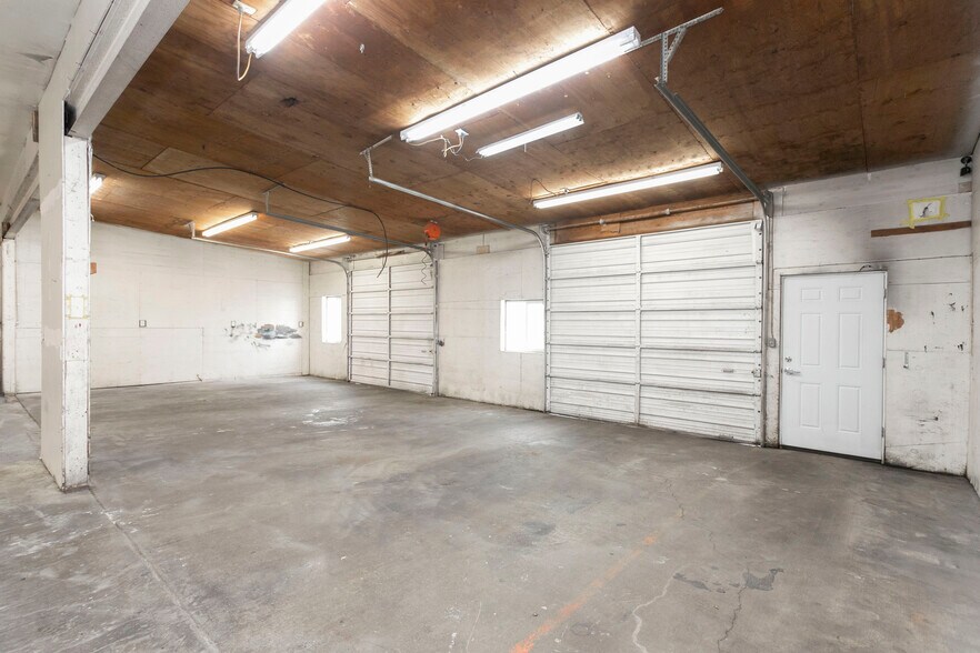 More Photos Of 3630 Boone Rd SE, Salem Warehouse For Lease