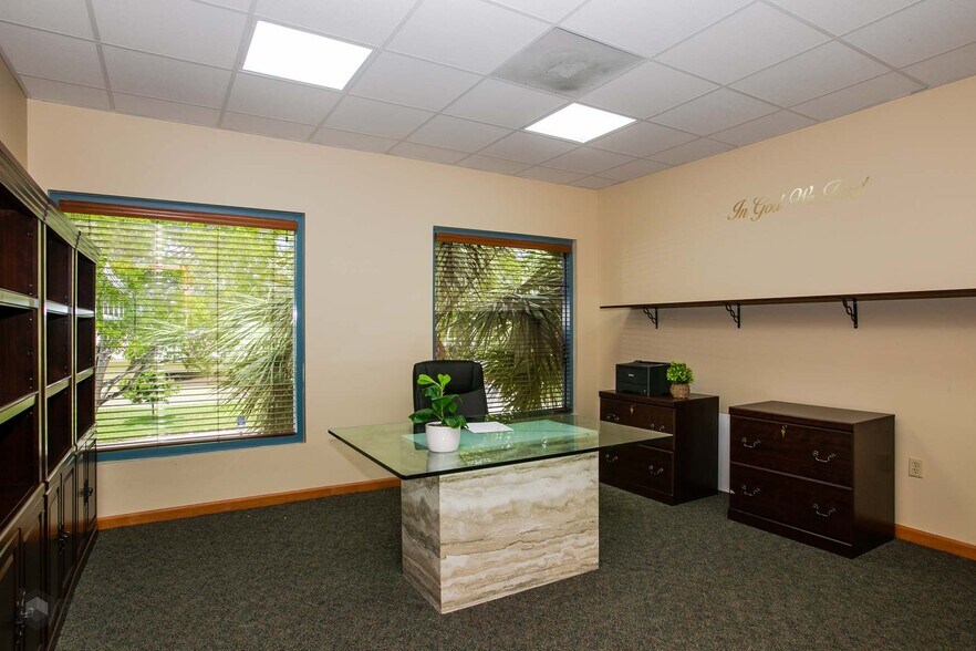 More Photos Of 10394 W Sample Rd, Coral Springs Medical For Lease