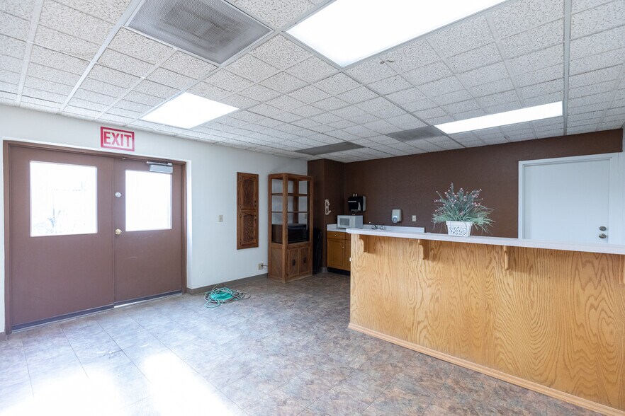 More Photos Of 1249 E Ridgecrest Blvd, Ridgecrest Office For Sale