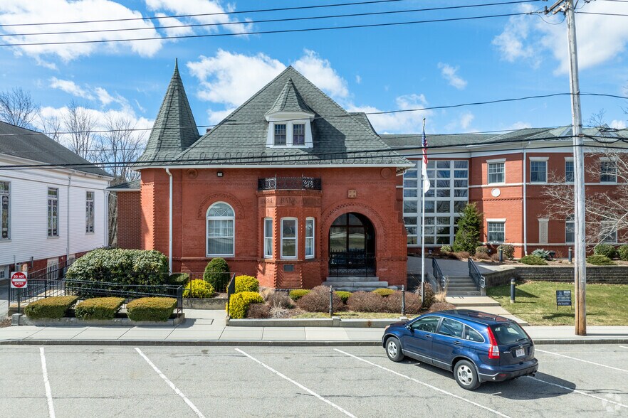 More Photos Of 56 Common St, Barre Office For Lease