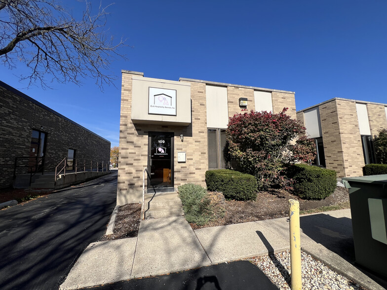 Primary Photo Of 1881 Commerce Dr, Elk Grove Village Office For Sale