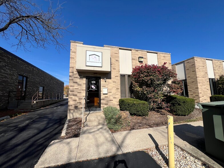 Primary Photo Of 1881 Commerce Dr, Elk Grove Village Office For Sale