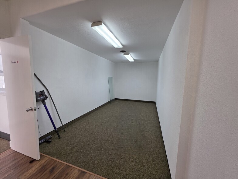 More Photos Of 431 S C St, Oxnard Medical For Sale