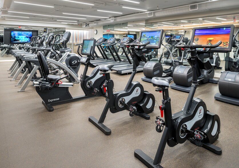 More Photos Of 901 New York Ave NW, Washington Office For Lease