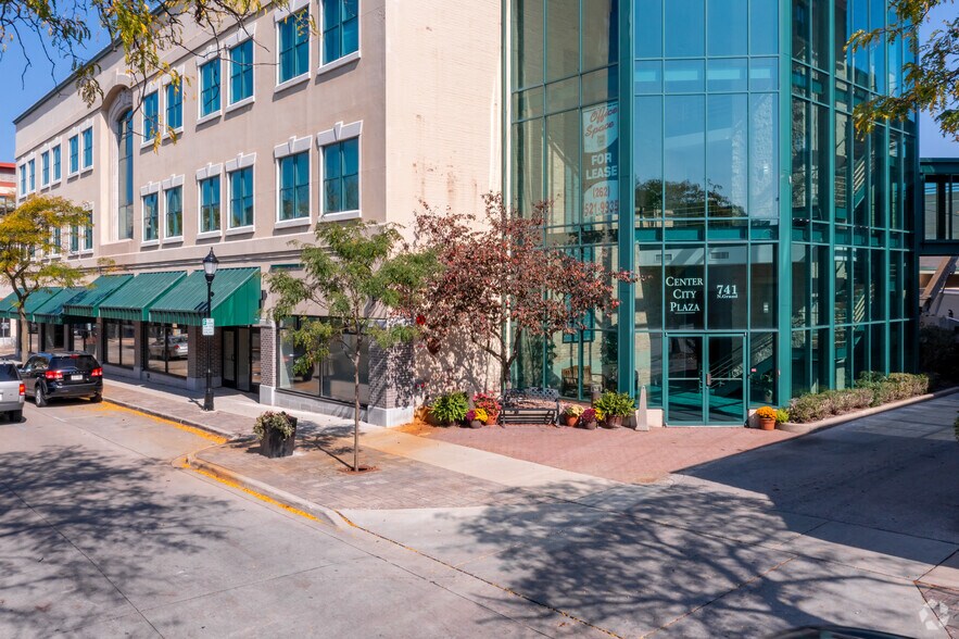 More Photos Of 741 N Grand Ave, Waukesha Office For Sale