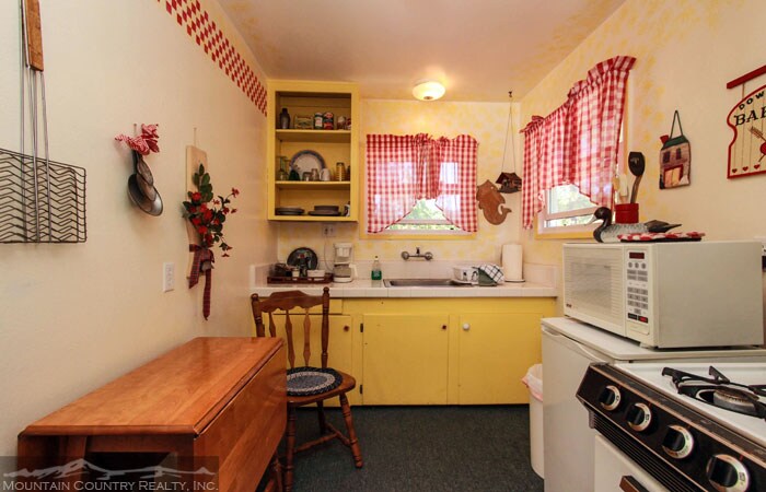 More Photos Of 2726 View Dr, Running Springs Hotel For Sale