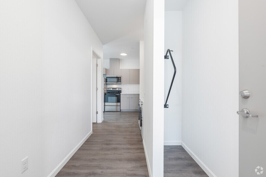 More Photos Of 2171 N Rosa Parks Way, Portland Apartments For Sale