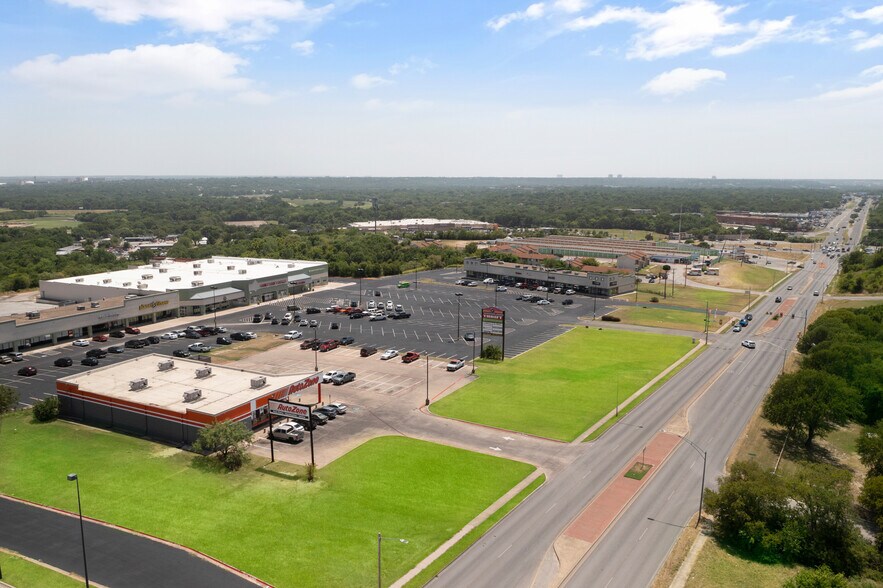 More Photos Of 1900-1978 Ephriham Ave, Fort Worth Unknown For Lease