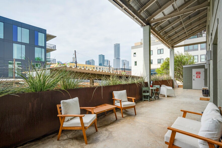 More Photos Of 1305 E 6th St, Austin Office For Lease