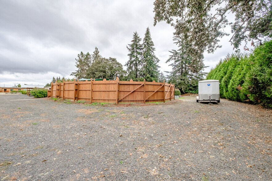 More Photos Of 3980 S Santiam Hwy, Lebanon Land For Sale