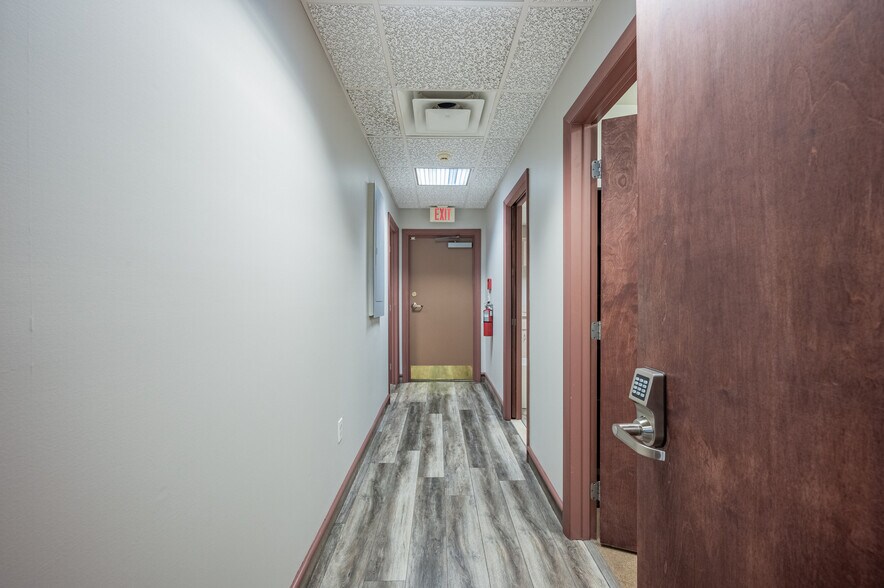 More Photos Of 801 N Bay st, Eustis Medical For Sale