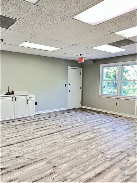 More Photos Of 330 Boston Rd, Billerica Medical For Sale