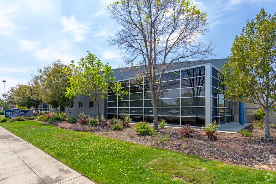 More Photos Of 7591 N Ingram, Fresno Office For Lease