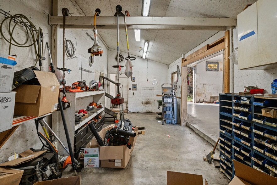 More Photos Of 476 N Main St, Clinton General Retail For Sale