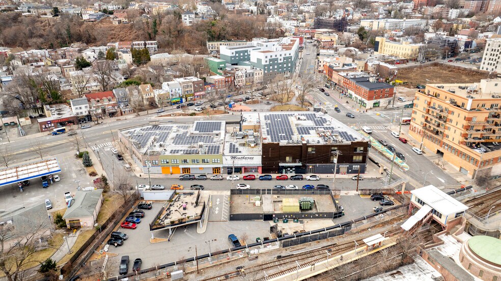 Primary Photo Of 181 Bay St, Staten Island Office For Sale