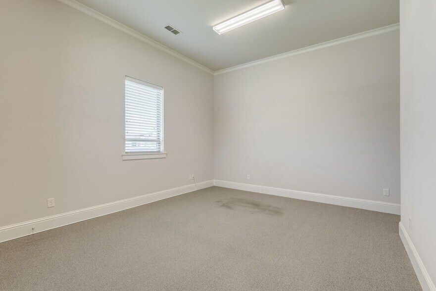 More Photos Of 620 Stoneglen Dr, Keller Office Residential For Lease