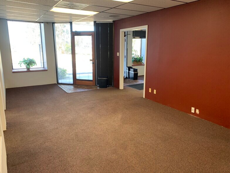 More Photos Of 4550 Kearny Villa Rd, San Diego Office For Sale