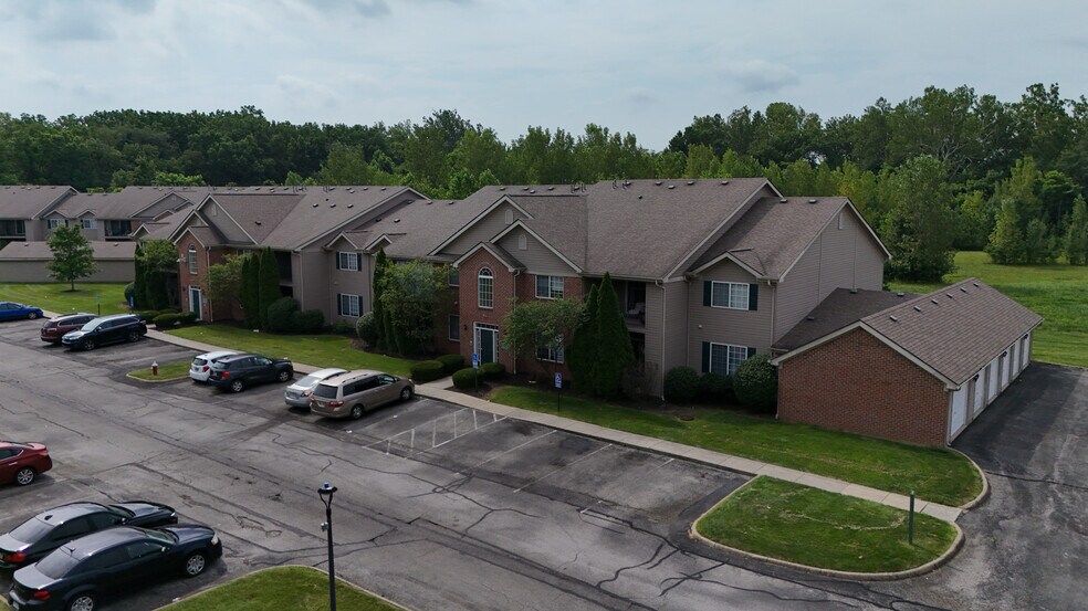 Primary Photo Of 6523 Dorothys Crk, Canal Winchester Apartments For Sale