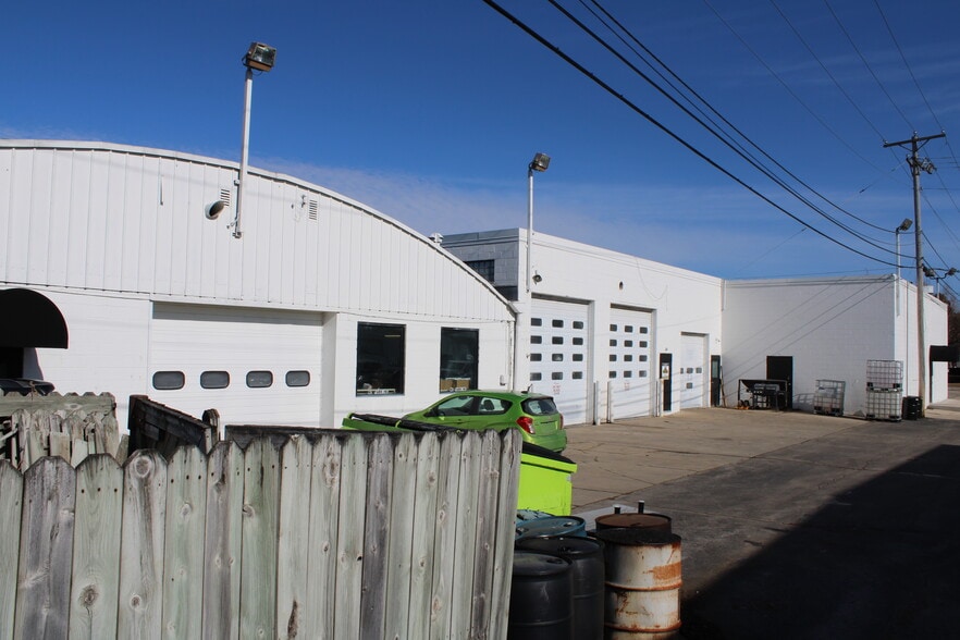 More Photos Of 24 E Scott St, Fond Du Lac Auto Dealership For Lease