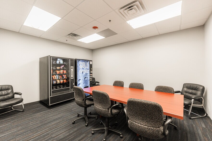 More Photos Of 290 Springfield Dr, Bloomingdale Medical For Lease