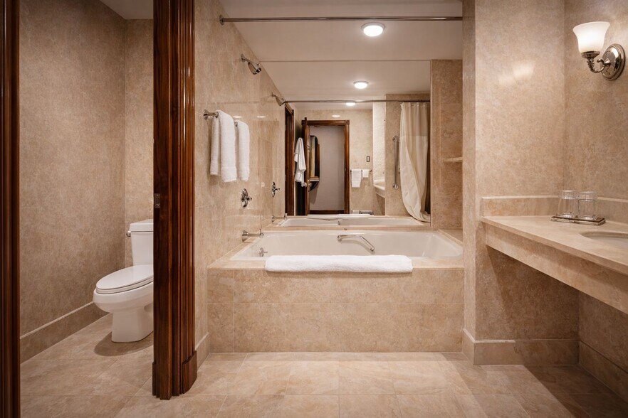 More Photos Of 160 Pawtucket Blvd, Tyngsborough Hotel For Sale