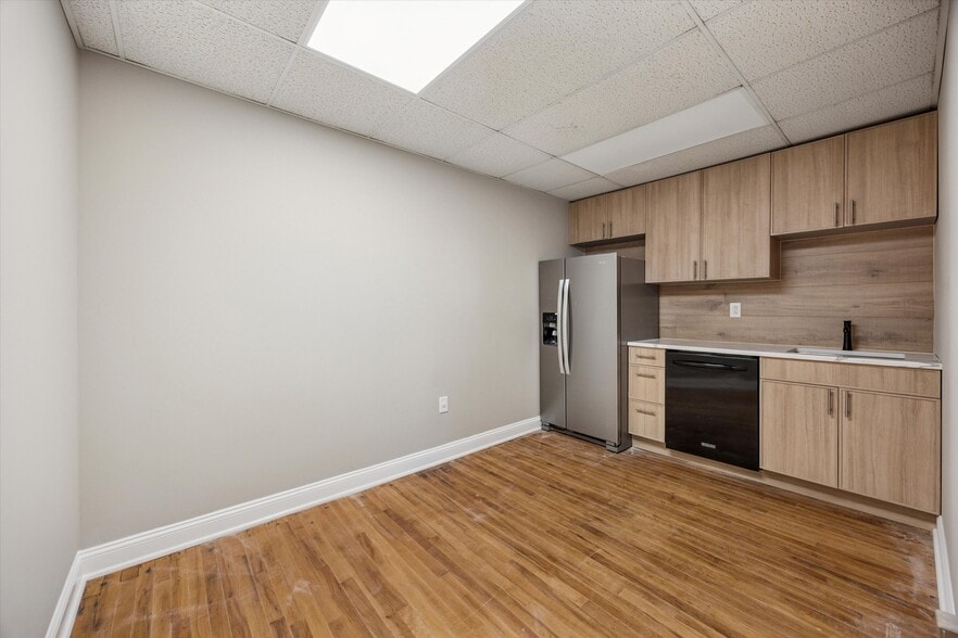 More Photos Of 300 Pond St, Bristol Office For Sale