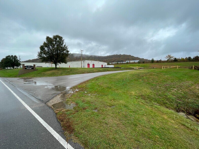 More Photos Of 708 Fairground Rd, Lucasville Land For Sale