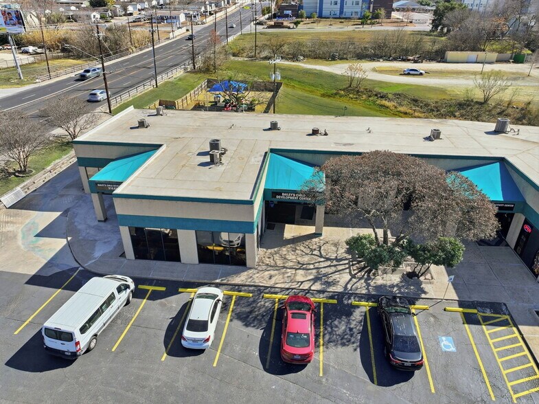 More Photos Of 13777 Judson Rd, San Antonio Unknown For Lease