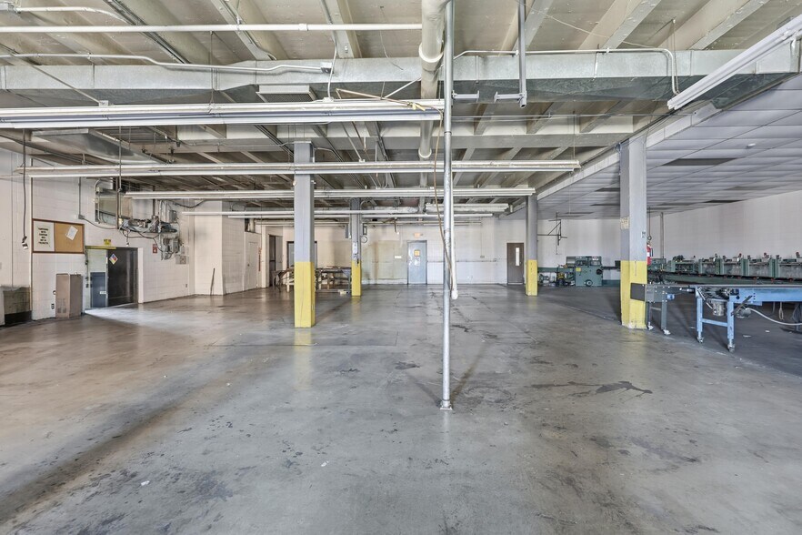 More Photos Of 117 E 4th St, Joplin Office For Sale