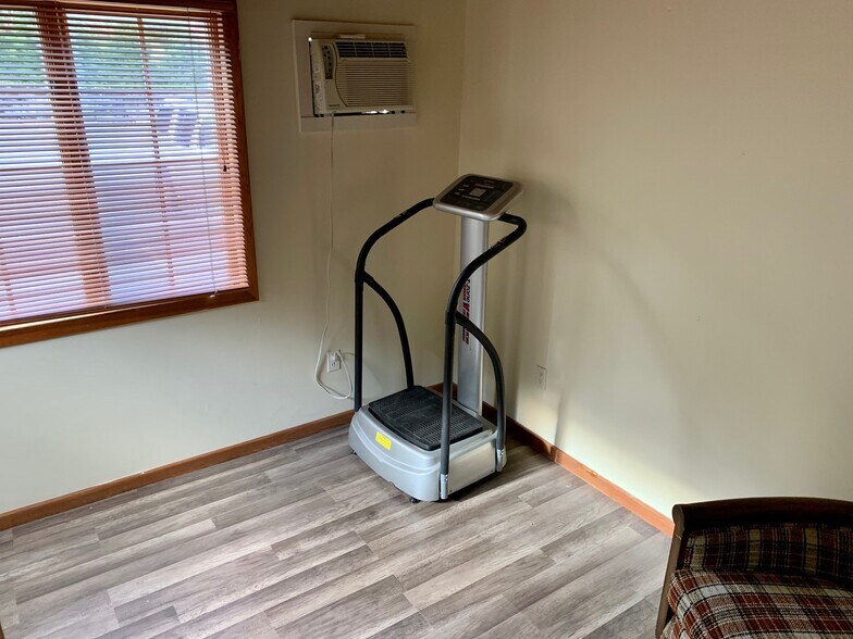 More Photos Of 91 Green St, Huntington Office Residential For Sale