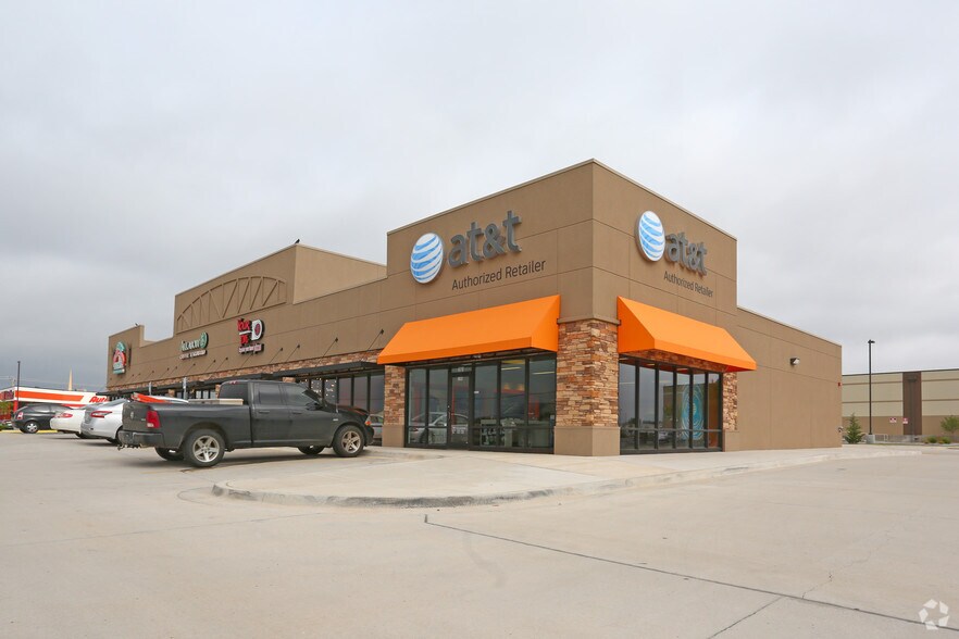 Primary Photo Of 761 SW 19th St, Moore General Retail For Sale