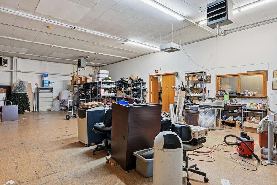 More Photos Of 156 Central Ave NW, Cleveland Convenience Store For Sale