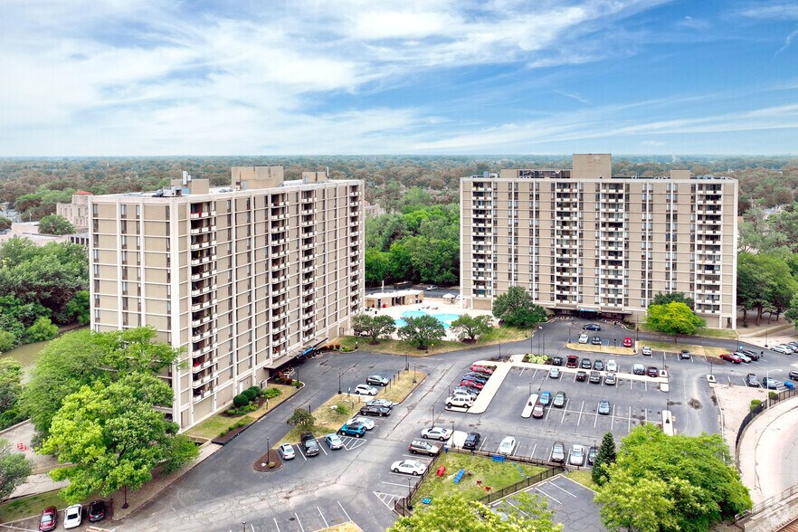 Primary Photo Of 101 Three Rivers N, Fort Wayne Apartments For Lease