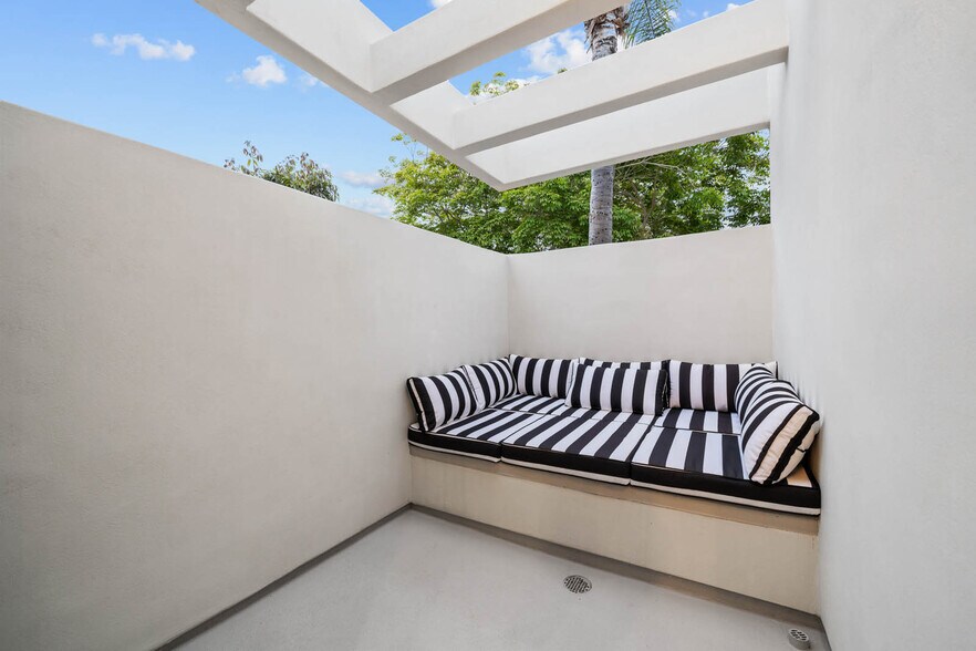 More Photos Of 7372 Fay Ave, La Jolla Multifamily For Sale