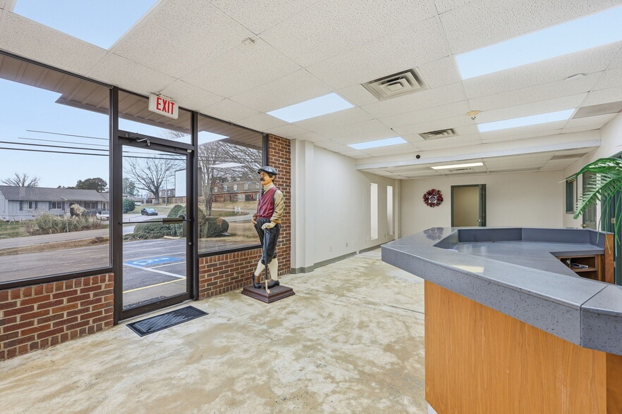 More Photos Of 3743 Old Flowery Branch Rd, Oakwood Warehouse For Lease