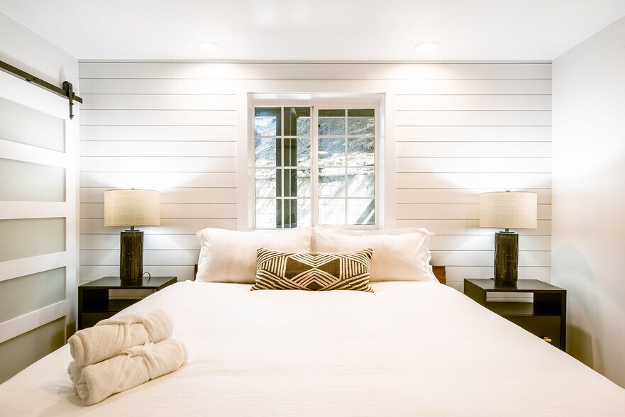 More Photos Of 306 Loch Leven Rd, Lake Arrowhead Hotel For Sale