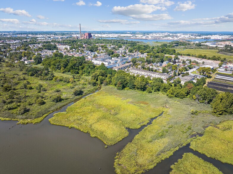 More Photos Of 99 Ridgeway Ave, Staten Island Self Storage For Sale