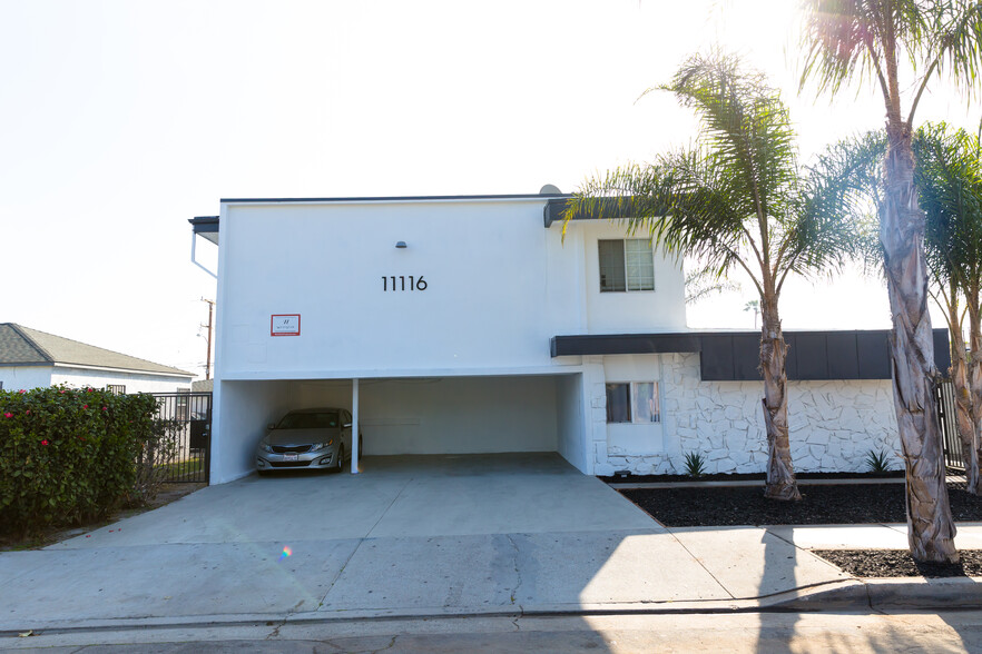 Primary Photo Of 11116 Berendo Ave, Los Angeles Apartments For Sale