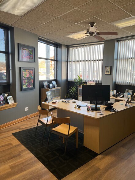 More Photos Of 2303 Charles St, Rockford Loft Creative Space For Sale