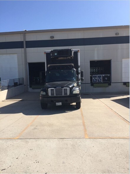 More Photos Of 16503 Air Center Blvd, Houston Unknown For Lease