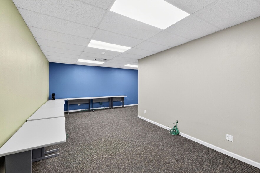 More Photos Of 80 S Mccall Rd, Englewood Office For Sale