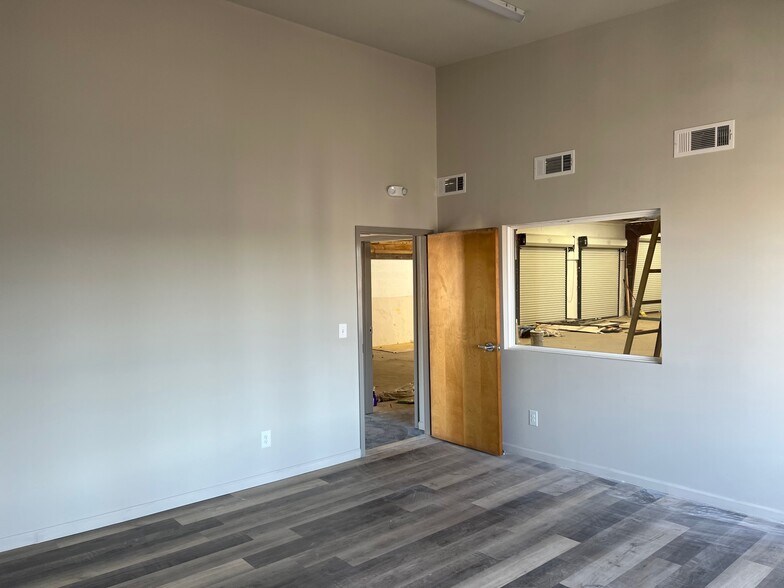 More Photos Of 542 SW Milam Ave, Atlanta Warehouse For Lease