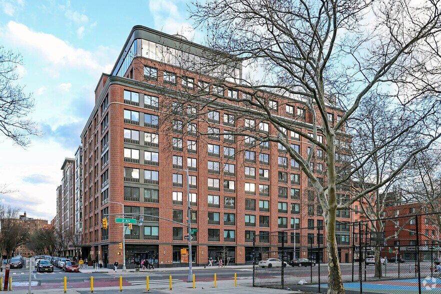 More Photos Of 1998 2nd Ave, New York Apartments For Lease