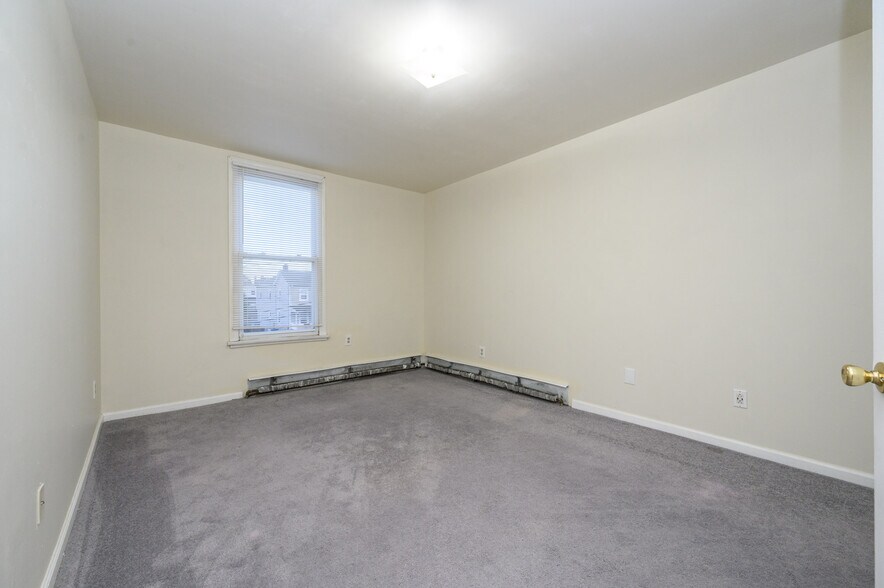 More Photos Of 122 S Rosewell Ave, South Amboy Apartments For Sale