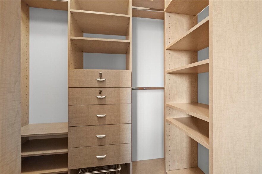 More Photos Of 123 Richmond St, El Segundo Storefront Retail Residential For Lease