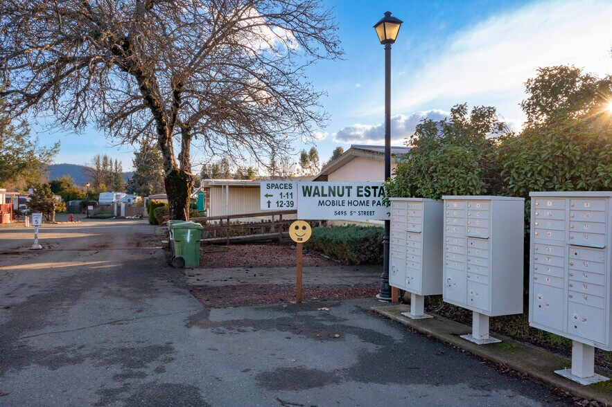 Primary Photo Of 5495 5th St, Kelseyville Manufactured Housing Mobile Home Park For Sale