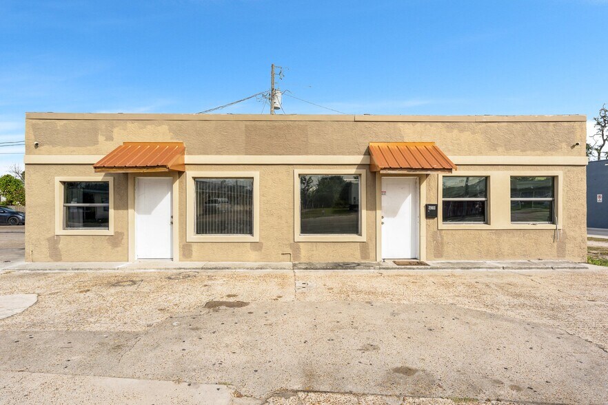 More Photos Of 2900 E 5th St, Panama City Restaurant For Sale