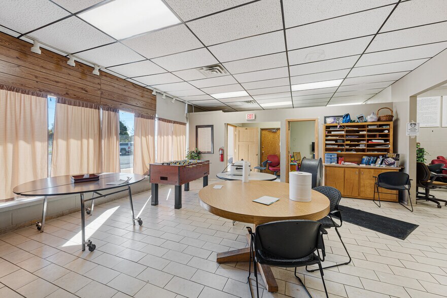 More Photos Of 4801 N Welcome Ave, Minneapolis Freestanding For Sale