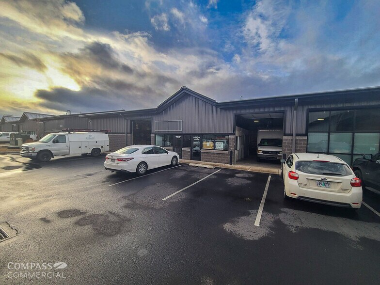 More Photos Of 2527 NE 4th St, Bend Industrial For Lease